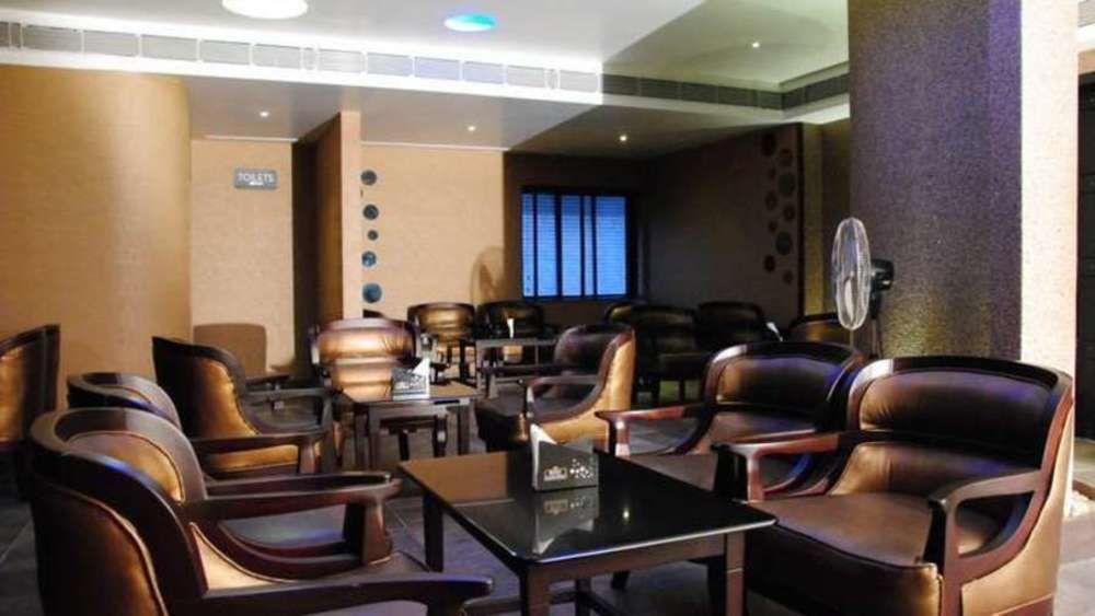 Vishwaratna Hotel Гувахати Екстериор снимка