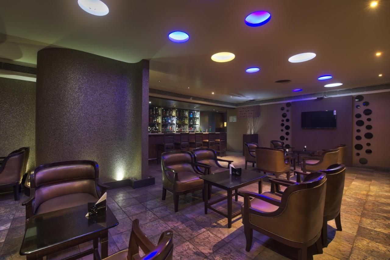 Vishwaratna Hotel Гувахати Екстериор снимка